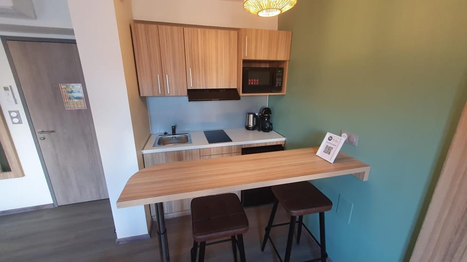 Logis Hotel - Les Pasteliers Hotel in Occitanie