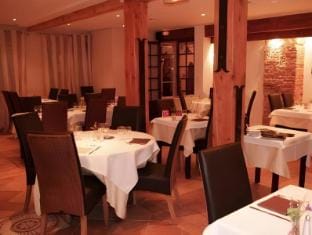 Logis Hotel - Les Pasteliers Hotel in Occitanie