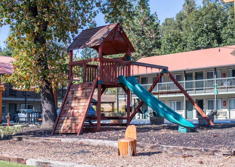 Yosemite Westgate Lodge Hotel in Tuolumne County