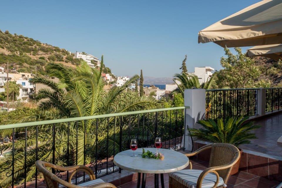 Neos Ikaros Hotel in Crete