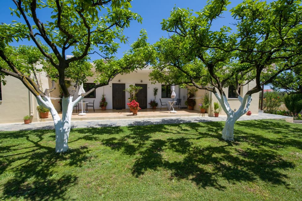 Studios Kydonia Hotel in Crete