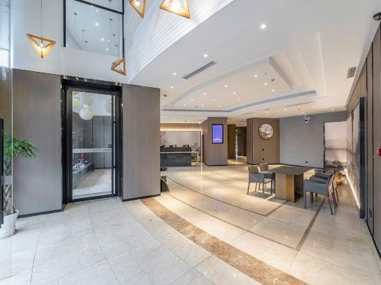 Qing Teng Yi Su Hotel (Ningbo Beilun Ning Vocational College Store) Hotel in Zhejiang