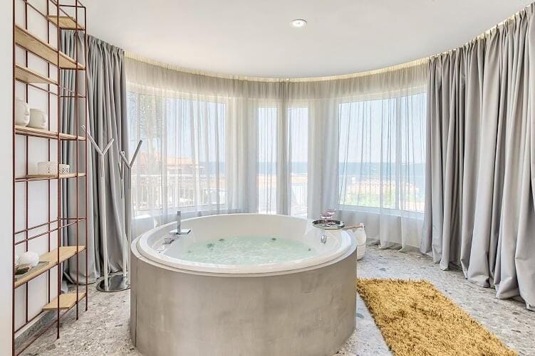 Hot tub
