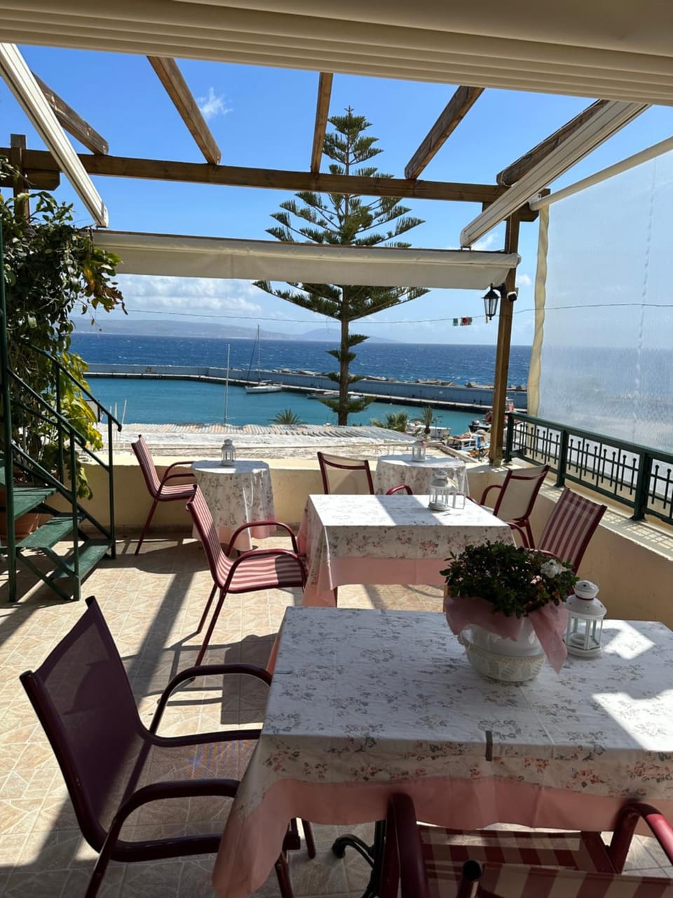 Akteon Rooms Hotel in Crete