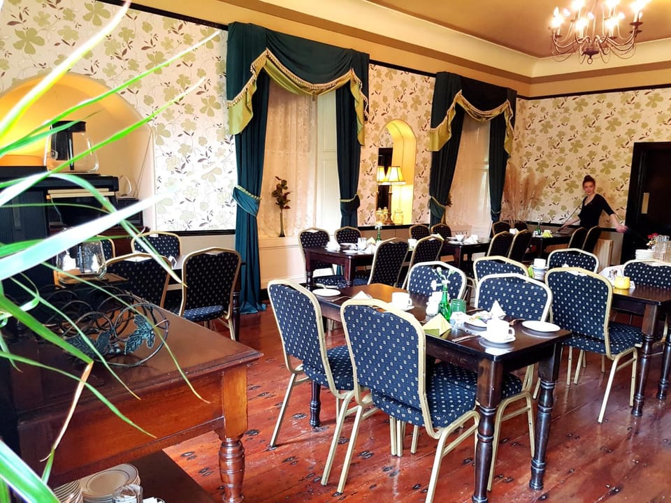 Royal Spa Hotel Hotel in County Clare