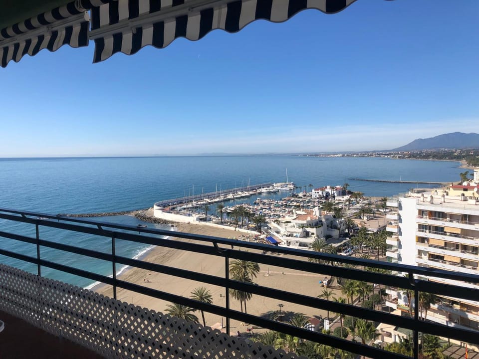 Apartamentos Mediterraneo Hotel in Marbella