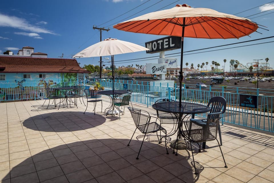 Aqua Breeze Inn Motel in Santa Cruz