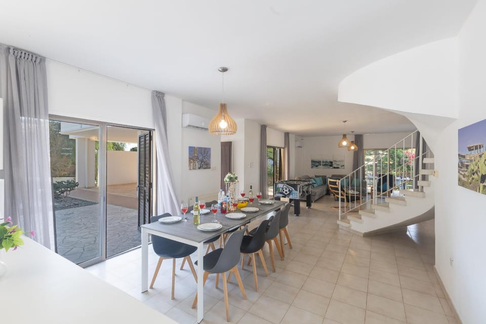 Villa Rosie, Modern 4bdr Ayia Napa Villa With Pool Resort in Protaras