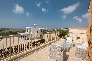 Entire house - 6 Bedroom villa with private pool in the area of Konnos Hotel in Protaras