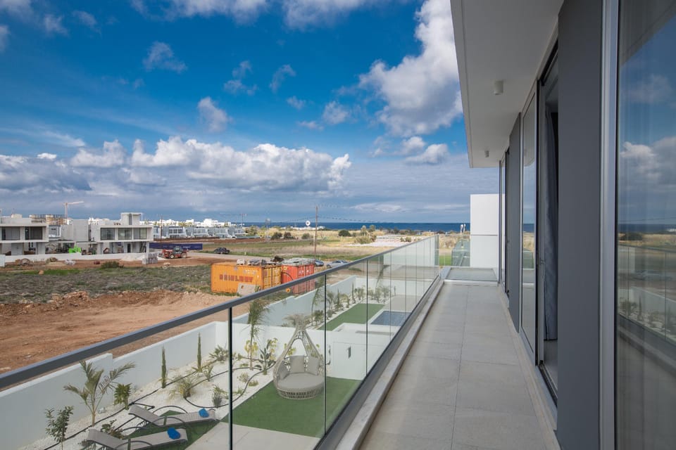 Villa Prol26, Stunning 3bdr Protaras Villa with Pool, Close to Fig Tree Bay Resort in Protaras