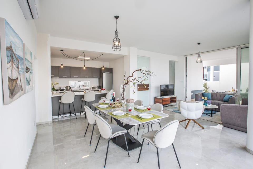 Villa Prol26, Stunning 3bdr Protaras Villa with Pool, Close to Fig Tree Bay Resort in Protaras