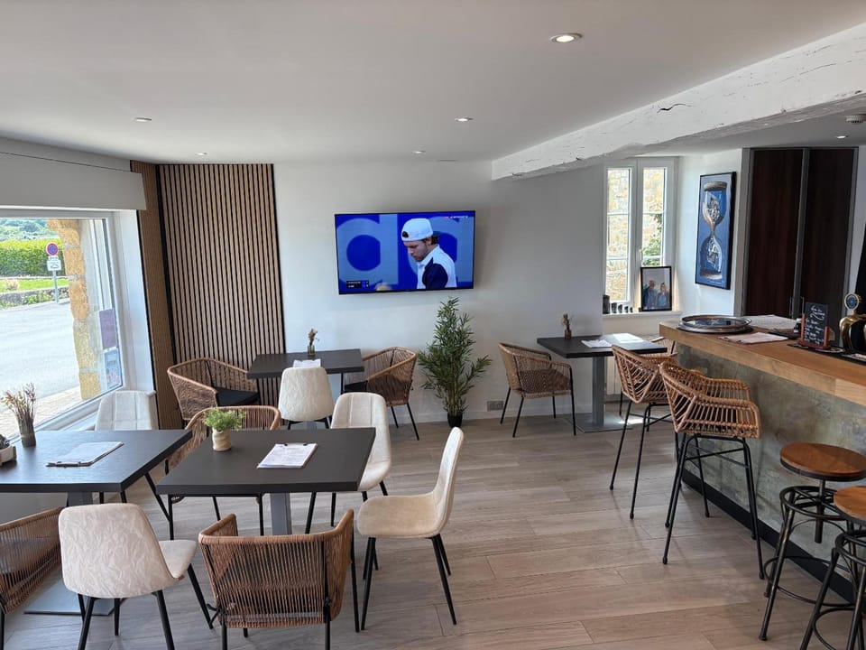 Hostellerie De La Mer Hotel in Crozon
