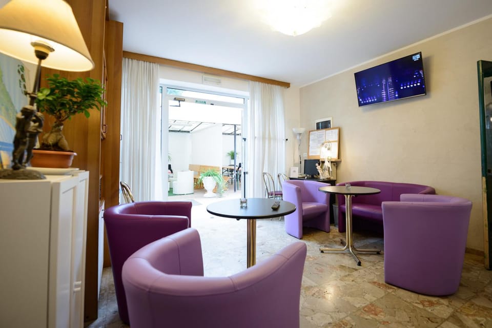 Shared lounge/TV area
