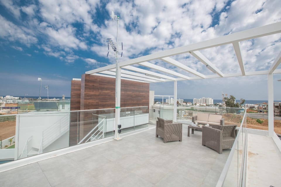 Villa Prol23, New and Modern 2bdr Protaras Villa with Pool, Close to the Beach Resort in Protaras