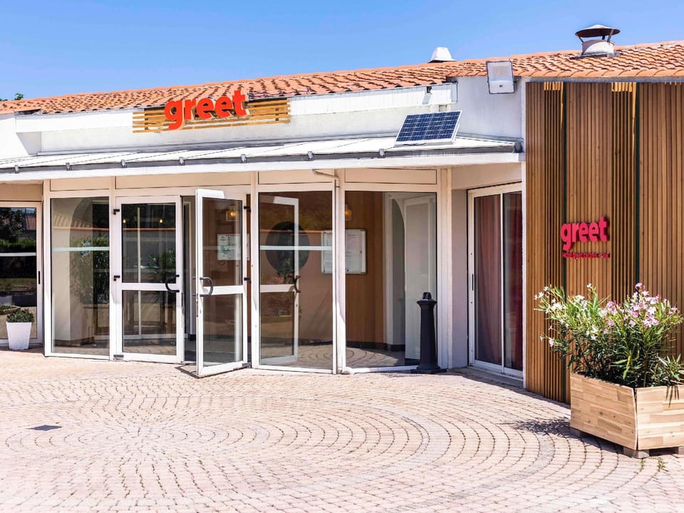 greet Hotel Castres Saix Hotel in Occitanie