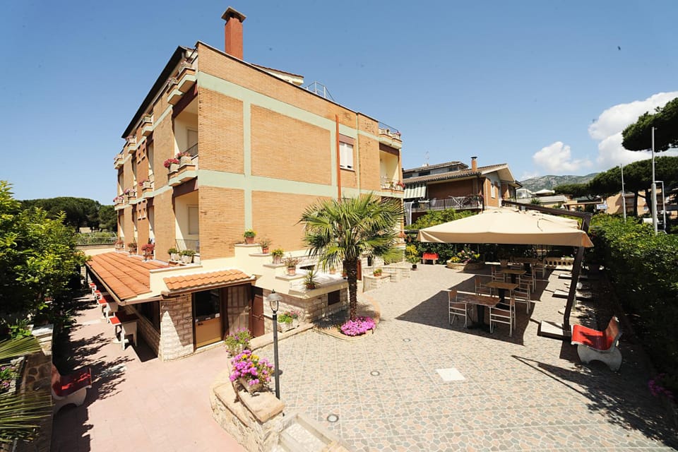 Hotel Casa Yvorio Hotel in Terracina