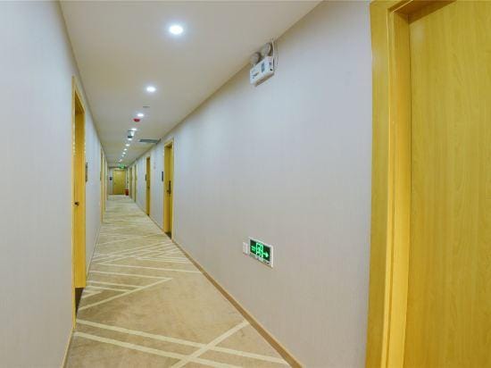 Luhe Business Hotel (Shanghai Fudi Vigor City Yuqiao Subway Station) Hotel in Shanghai