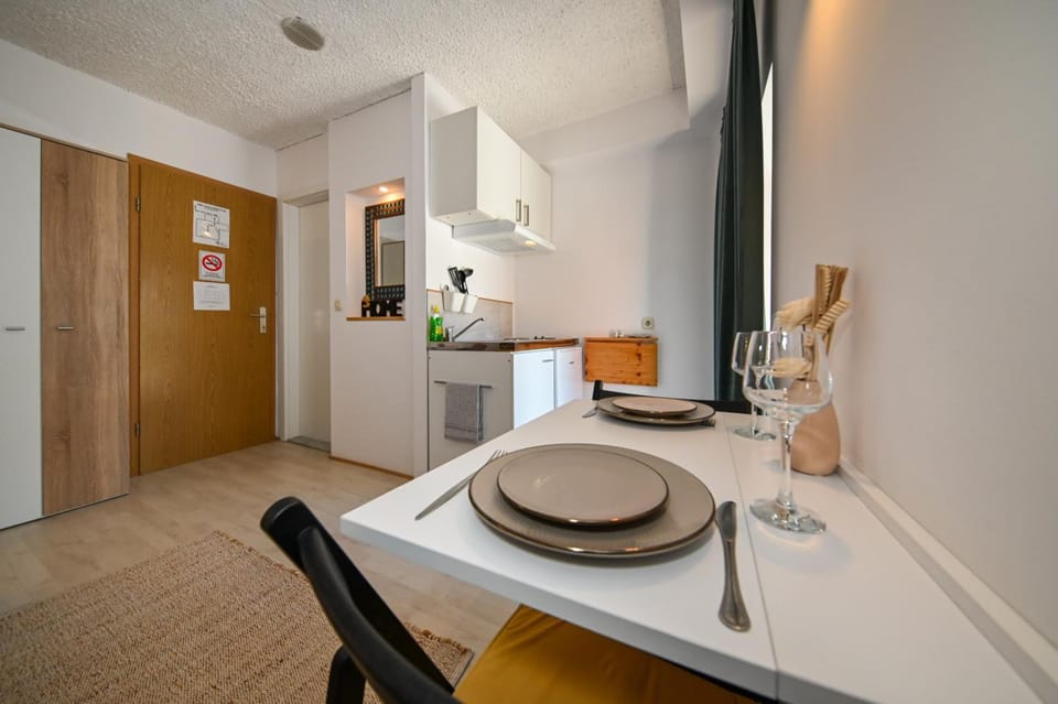 Lazy Monkey Hostel Apartment hotel in Zadar