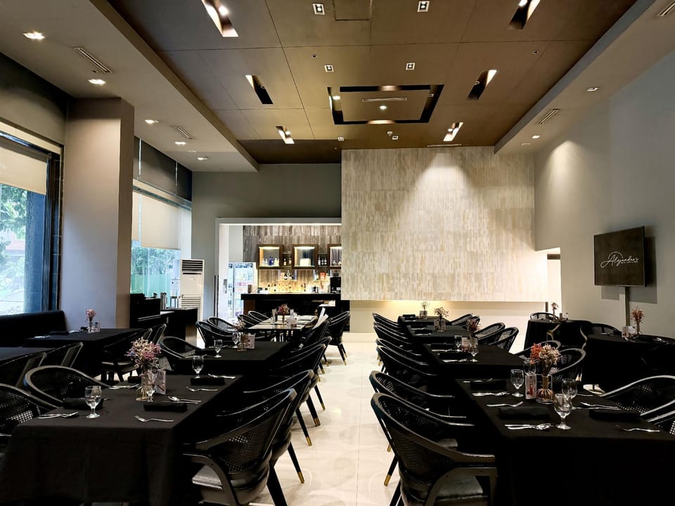 The B Hotel - Alabang Hotel in Muntinlupa