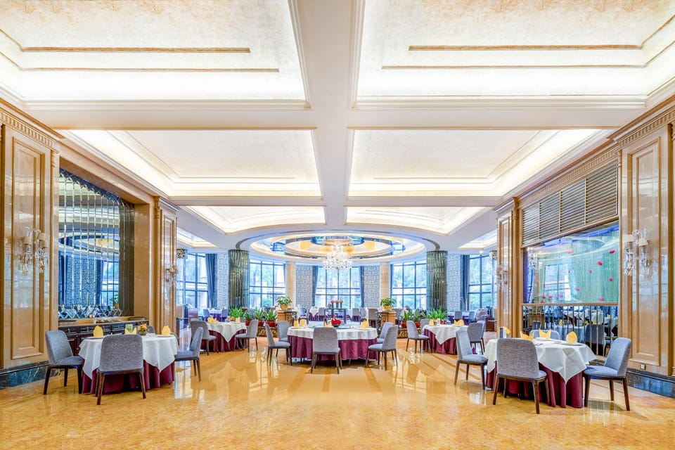 Chateau StarRiver Guangzhou Peninsula Hotel in Guangzhou