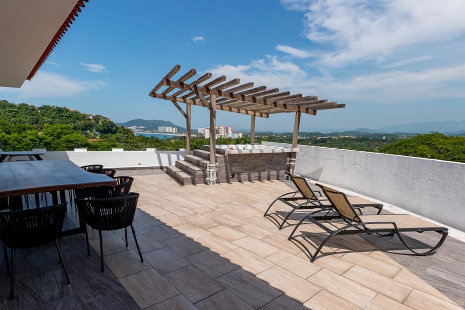LA LOMA SUITES Apartment hotel in Ixtapa Zihuatanejo