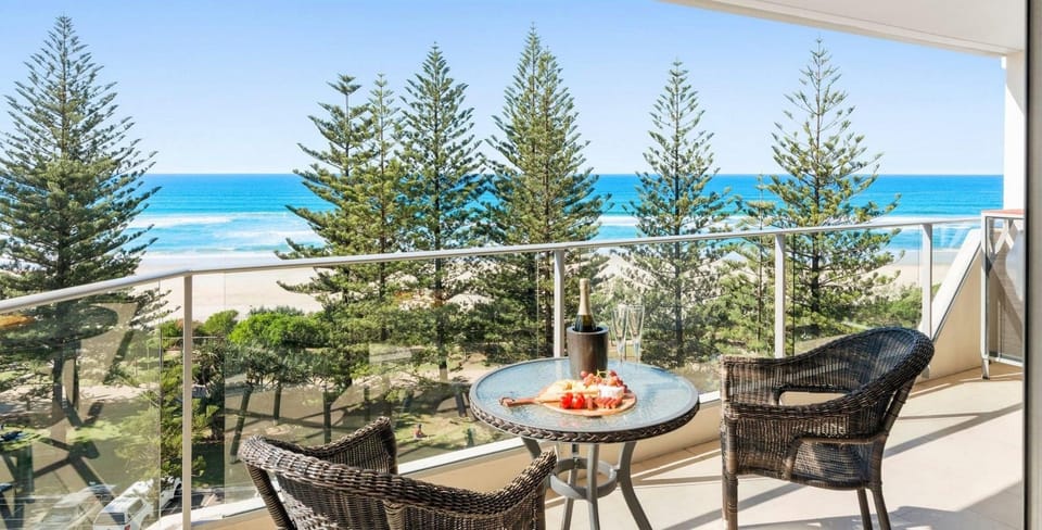 Solnamara Beachfront Apartments Apartment hotel in Burleigh Heads