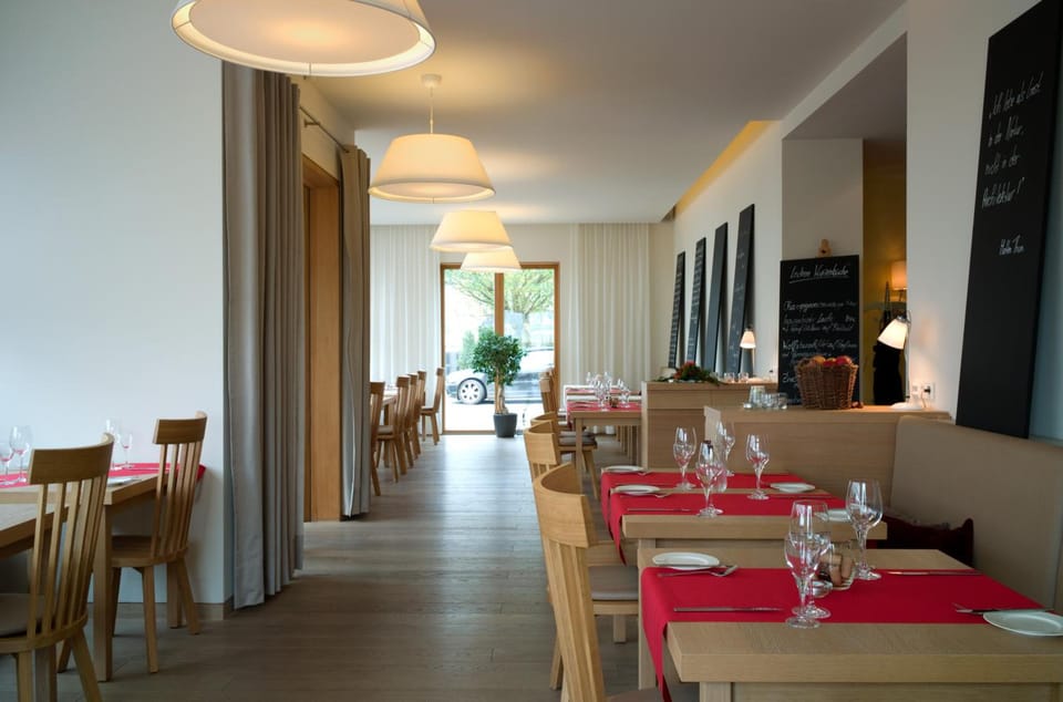 WeinKulturgut Longen-Schloder Hotel in Trier-Saarburg