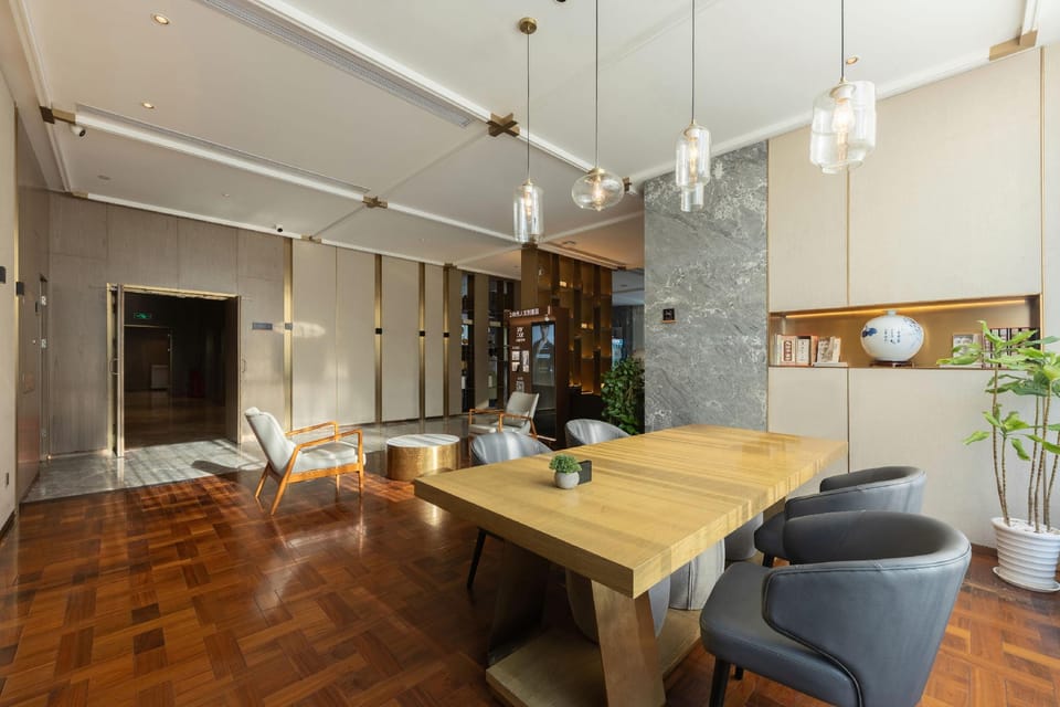Echarm Plus Hotel Chongqing University of Business and Industry Light Rail Station Hotel in China