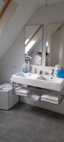 Jacky's place Hotel in Limburg (province)