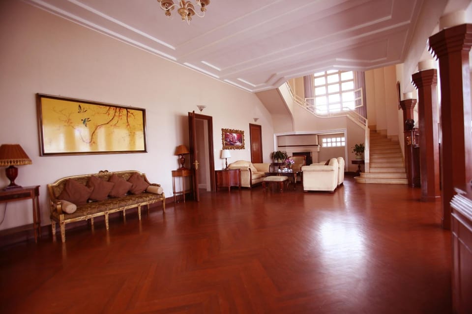 Shared lounge/TV area