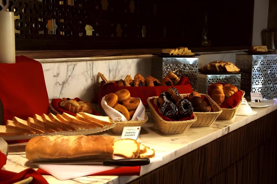 IIDL Suites Hotel in Noida