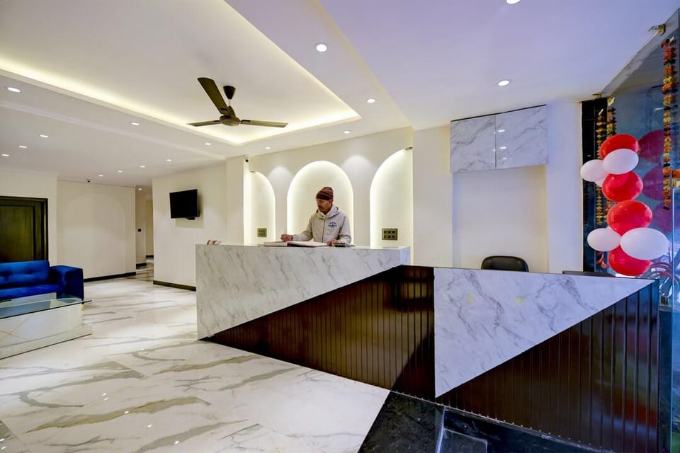 Surya Plaza Hotel in New Delhi