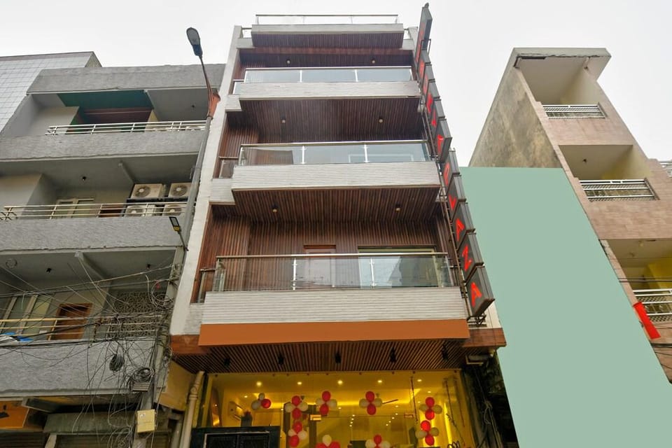 Surya Plaza Hotel in New Delhi