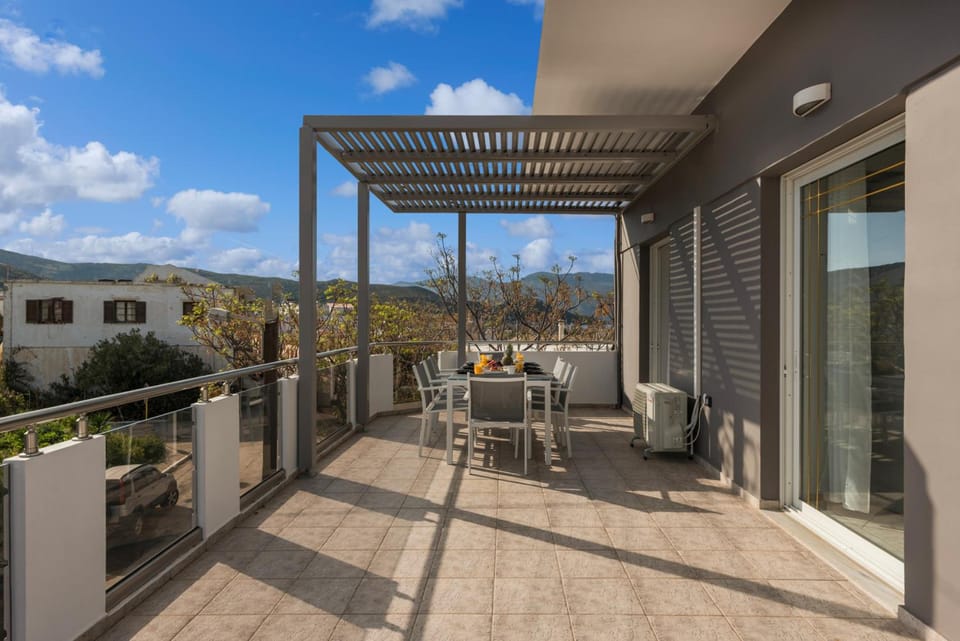JT Apartments Hotel in Kissamos