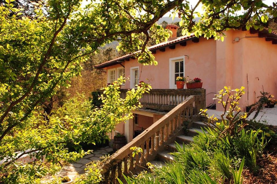 Agriturismo di Charme e Ristorante Stallato Il Filo di Paglia Hotel in Liguria