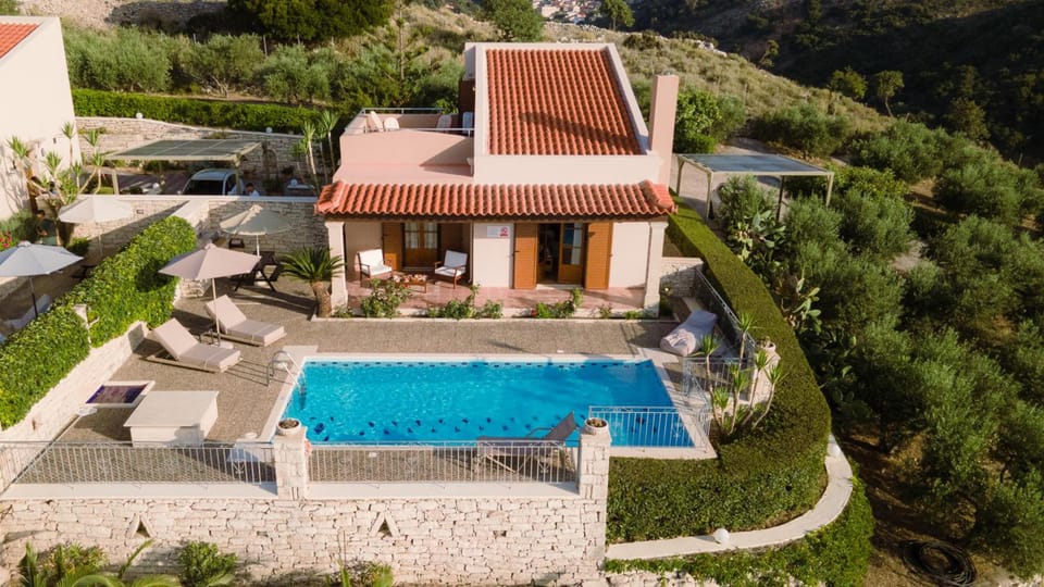 Belvedere Villas Hotel in Crete