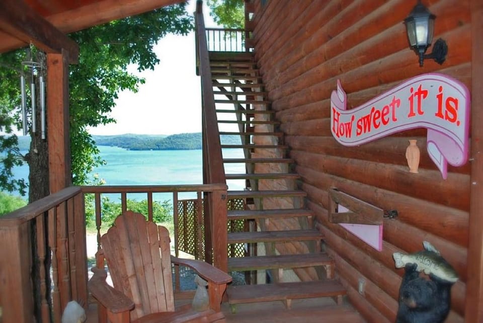 Sugar Ridge Resort Hotel in Beaver Lake