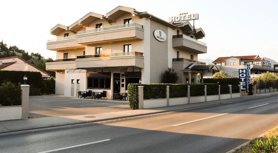 Hotel Holiday Hotel in Podgorica