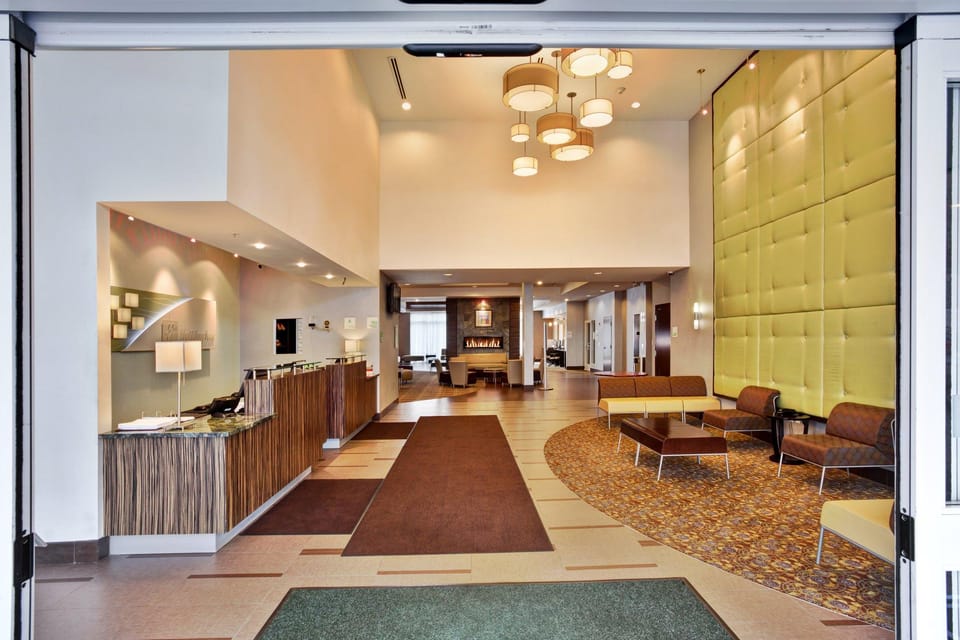 Holiday Inn Detroit Metro Airport By IHG Hotel in Romulus