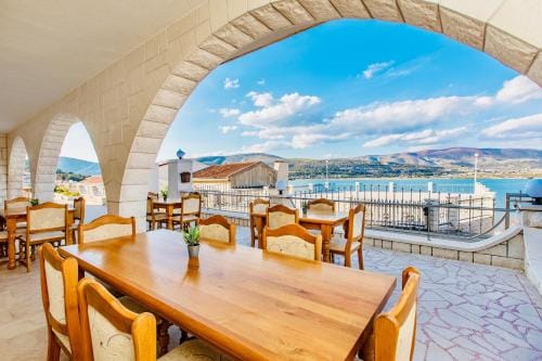 Hotel Buenavista Beach House Trogir Hotel in Trogir