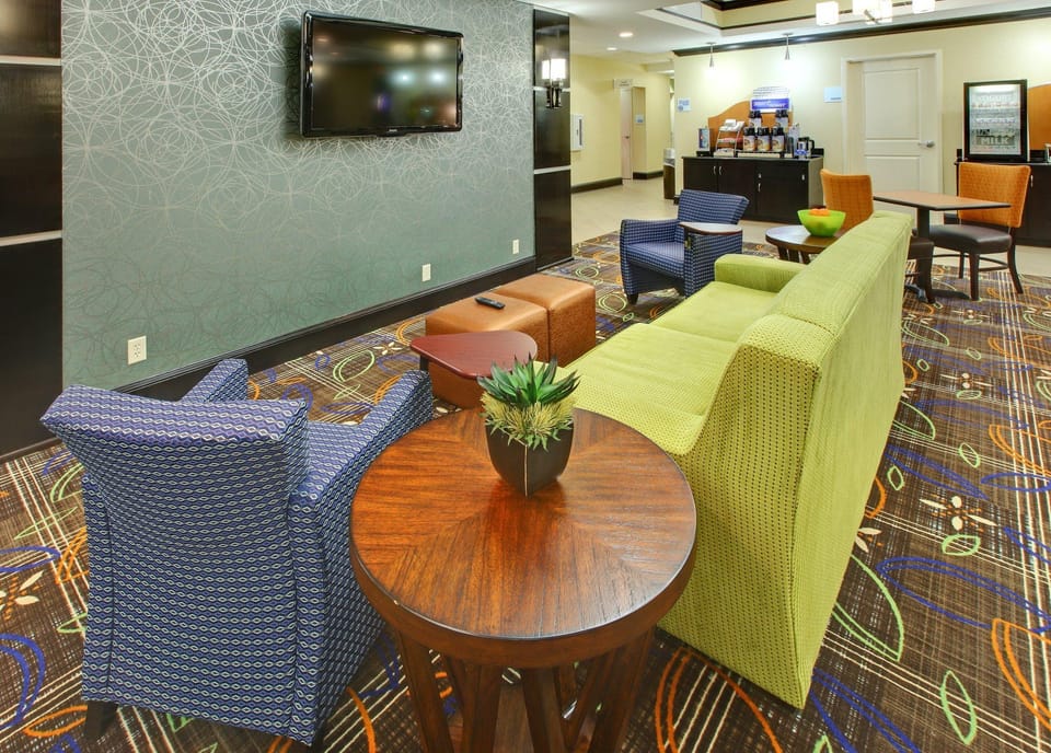 Holiday Inn Express & Suites Covington By IHG Hotel in Tennessee