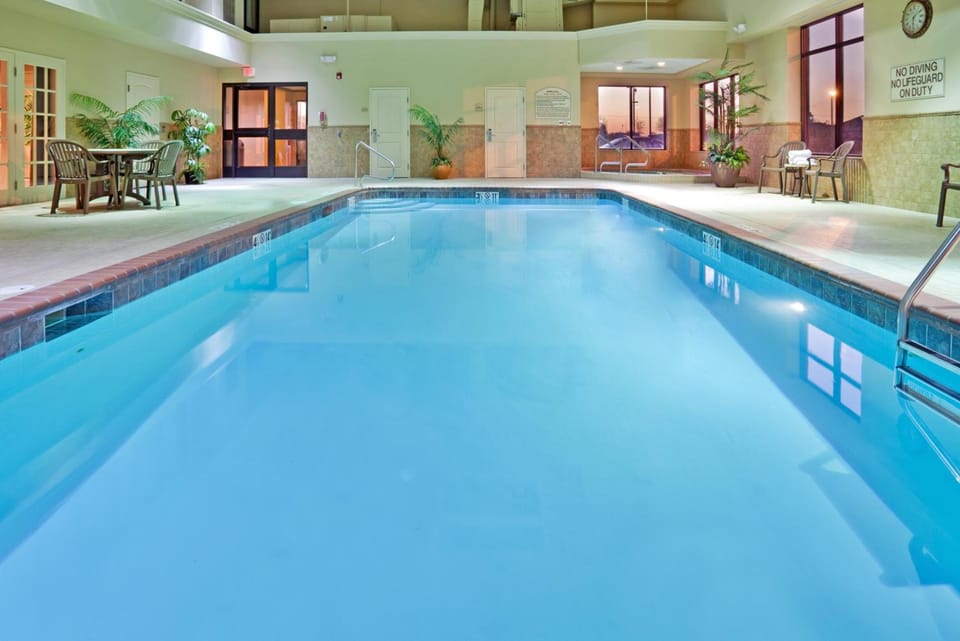 Holiday Inn Express Hotel & Suites Cape Girardeau I-55 By IHG Hotel in Cape Girardeau