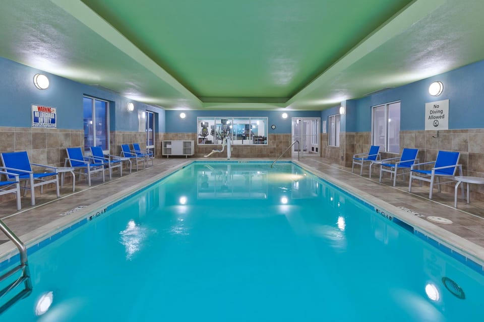 Holiday Inn Express & Suites Dayton South Franklin By IHG Hotel in Ohio