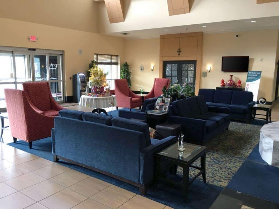 Comfort Suites Airport Tukwila Seattle Hotel in Tukwila