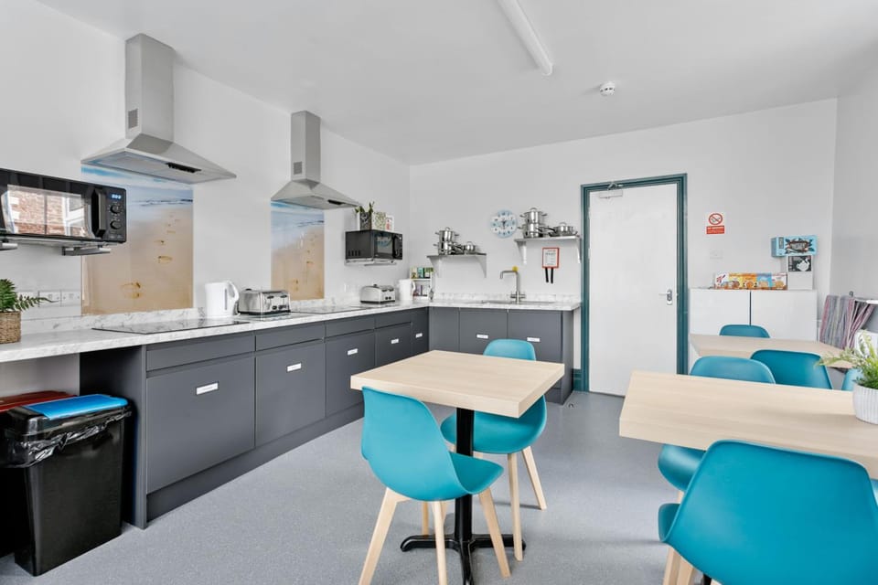 Park View R & R - Adult Only - Self-Catering - Free Parking - EV Point Hotel in Paignton