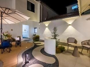 Flower Season Shiguang Homestay (Suzhou Taihu Xishan Island Scenic Area Branch) Hotel in Suzhou