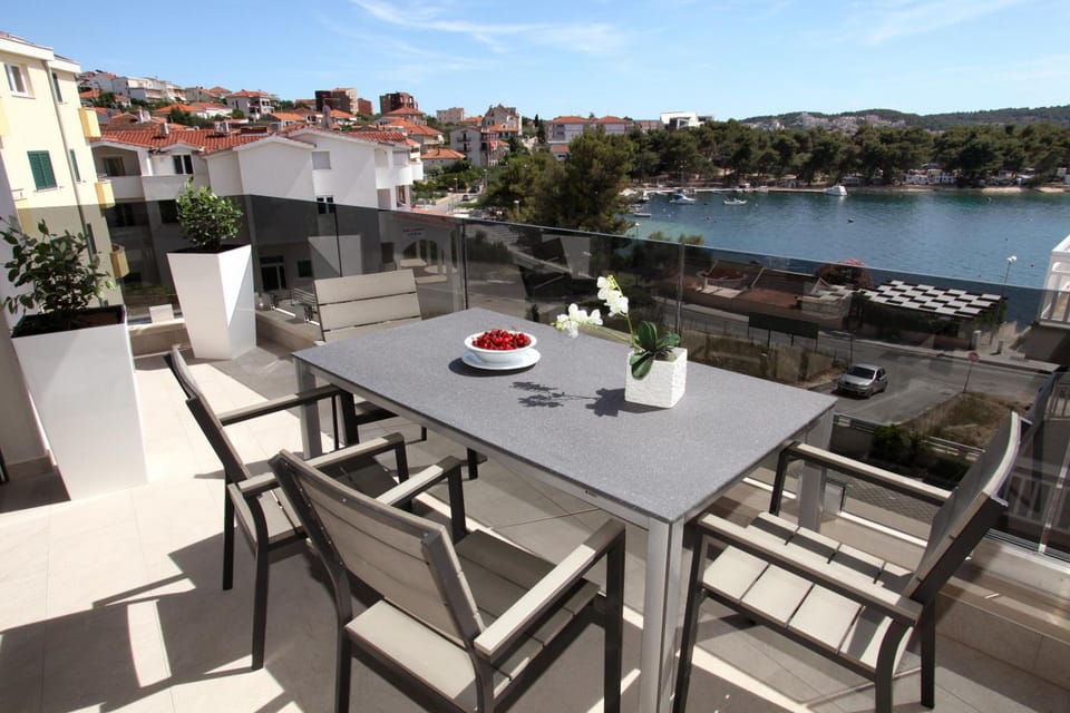 Apartments Villa Aquamarie Hotel in Okrug Gornji
