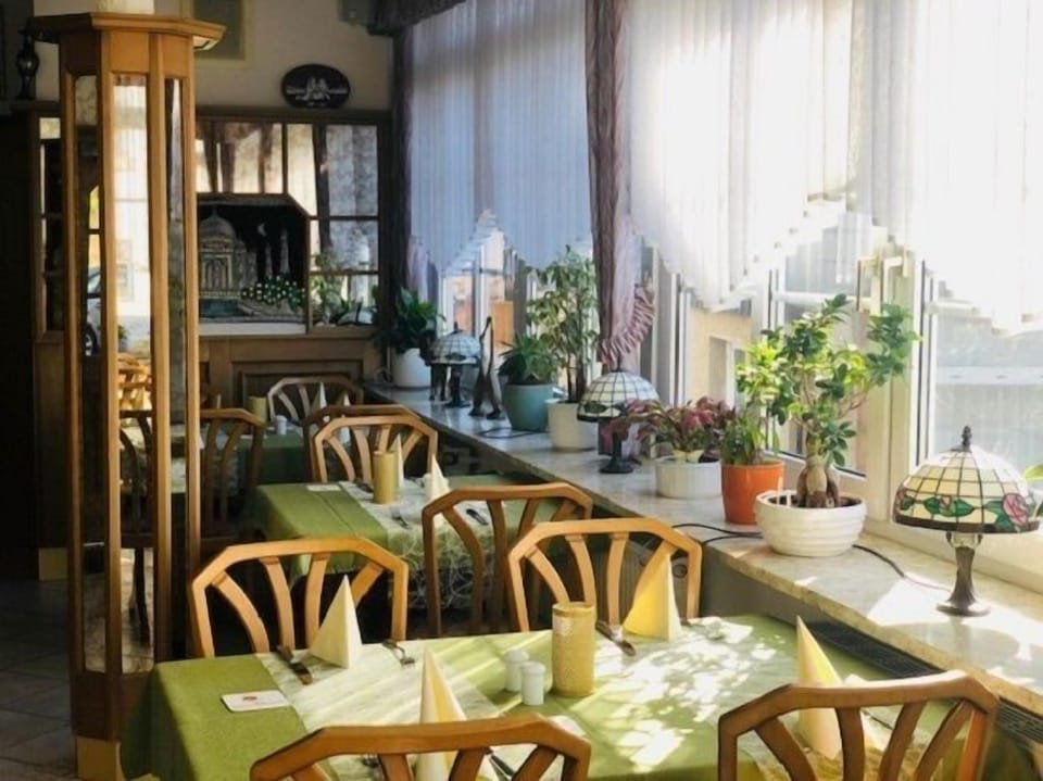 Hotel- Restaurant Zum Kleinen Konig Hotel in Hesse