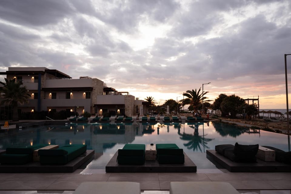 Paralos Kosta Alimia Hotel in Crete Region