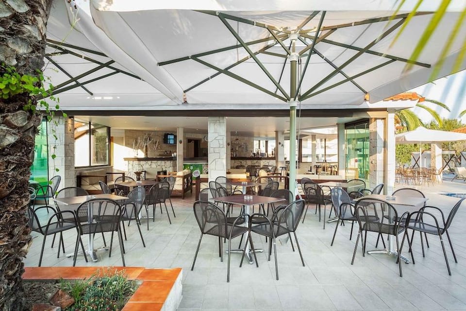 Iris Hotel Hotel in Halkidiki